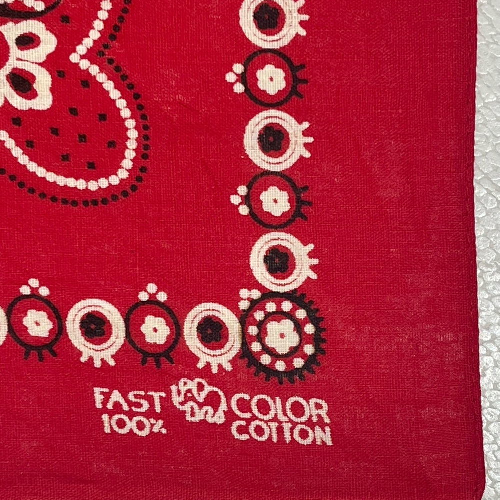 RARE pre-1952 ELEPHANT “TRUNK UP” BANDANA - Picture 2 of 3